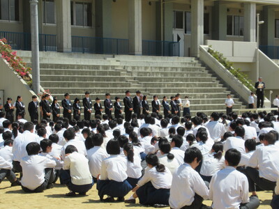 全校集会を行いました 関西大倉中学校 高等学校