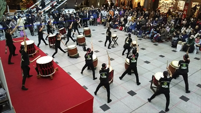 和太鼓部がアステ川西で演奏しました 関西大倉中学校 高等学校